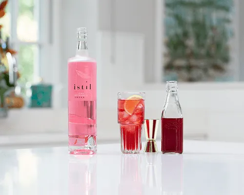Istil 38 Pink Berries Irish Vodka 70cl